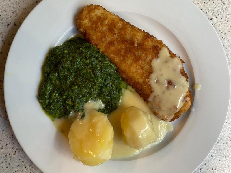 Fisch mit Kartoffeln und Spinat